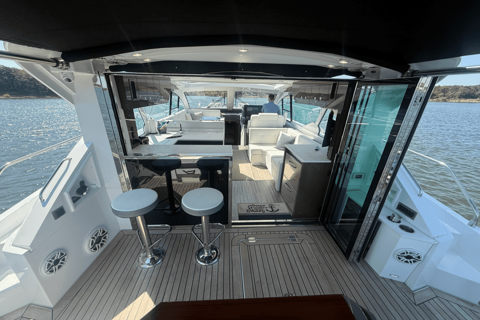 2020 Cruisers Yachts 50 Cantius — photo 24