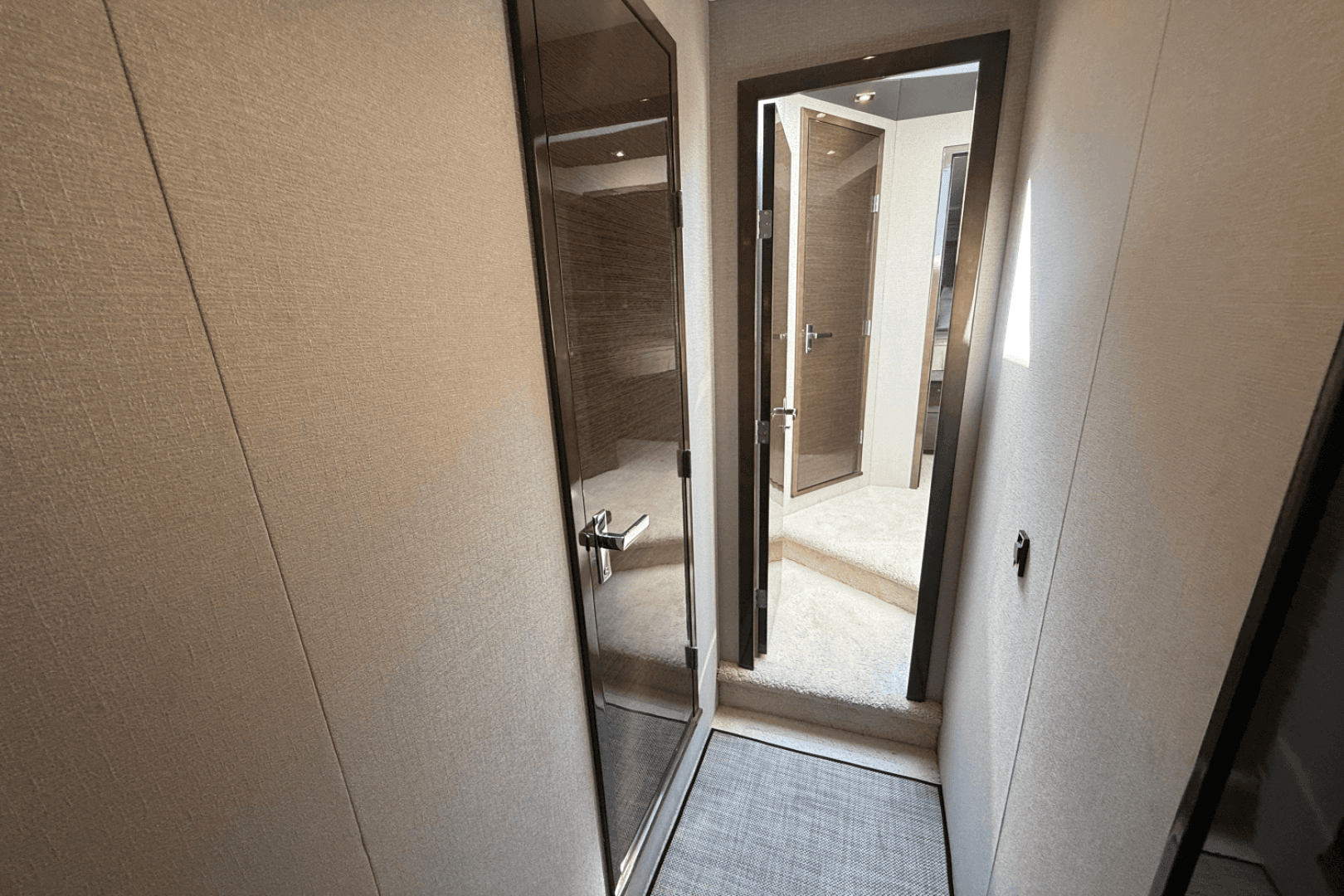 2020 Cruisers Yachts 50 Cantius — photo 75