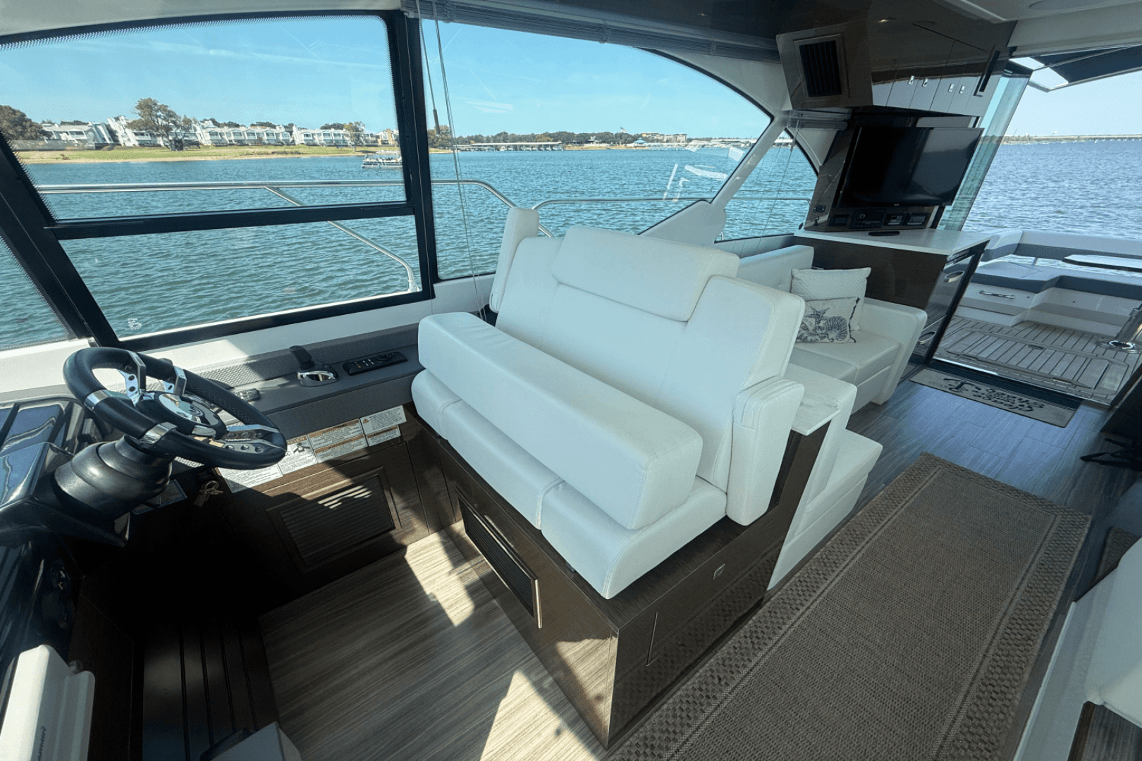 2020 Cruisers Yachts 50 Cantius — photo 43