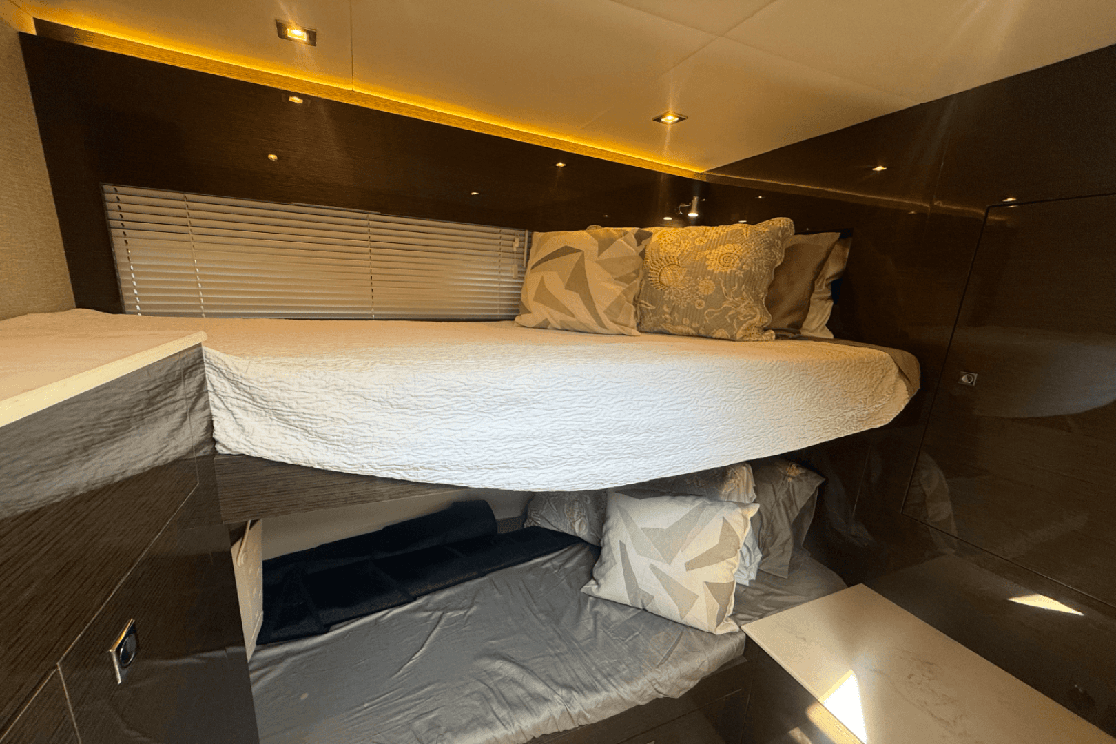 2020 Cruisers Yachts 50 Cantius — photo 53