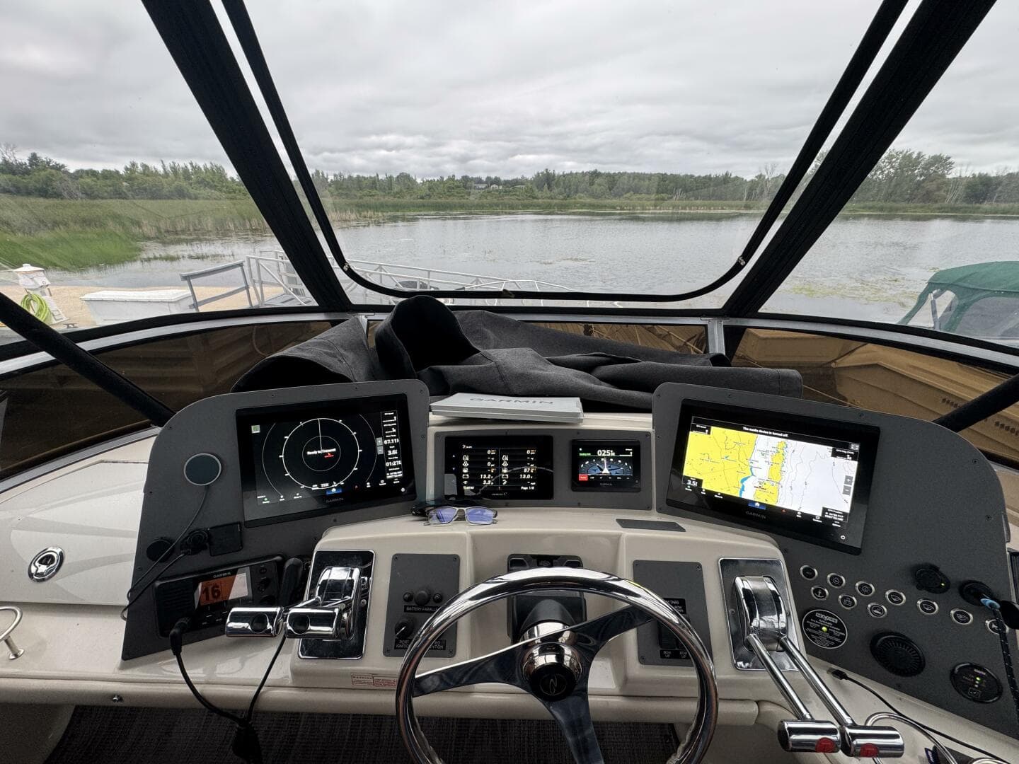 2001 Regal 3780 Commodore — photo 18