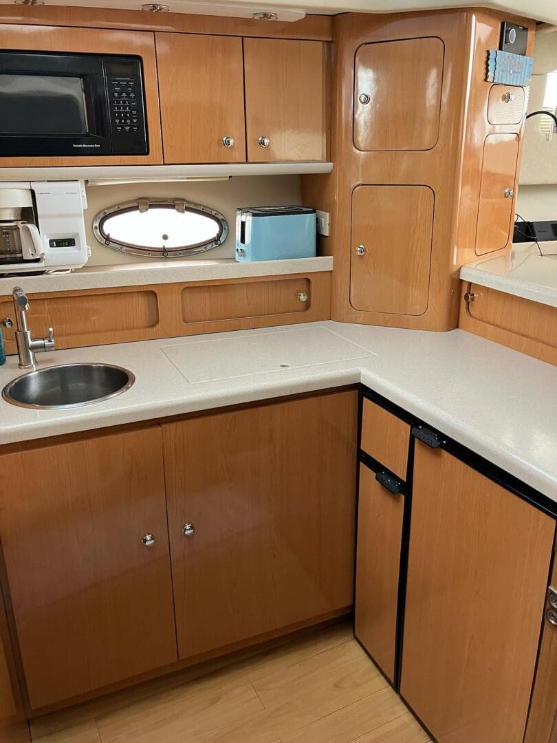 2001 Regal 3780 Commodore — photo 32