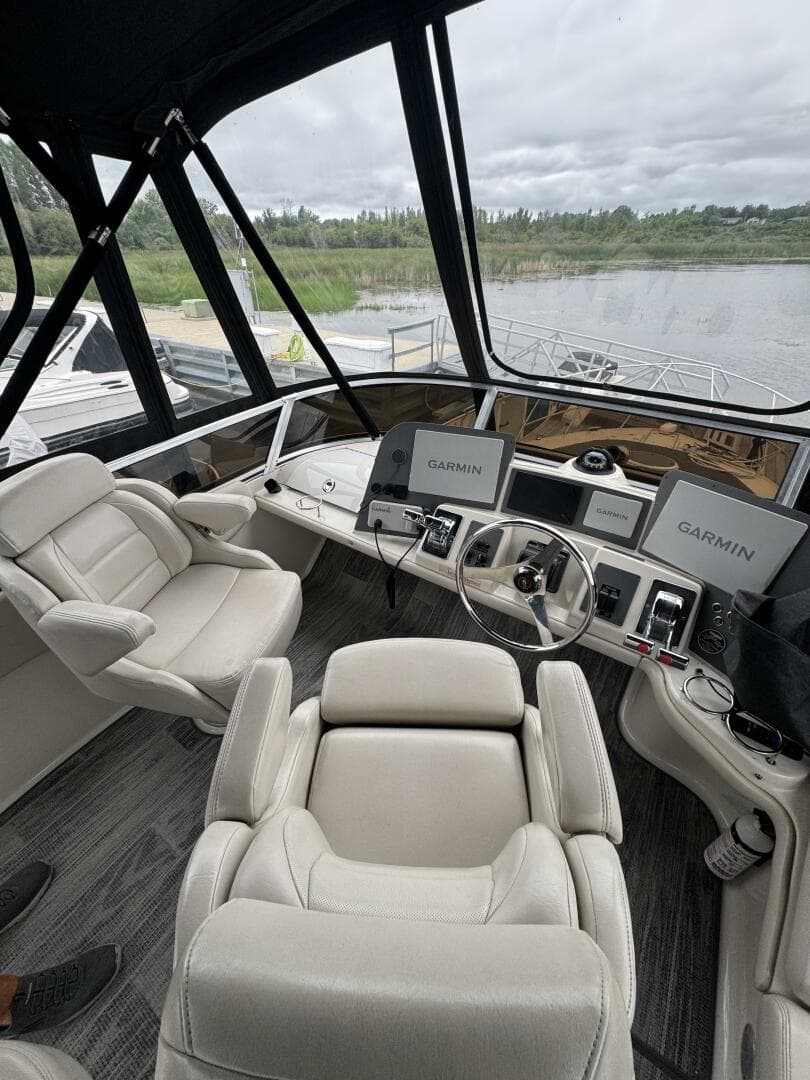 2001 Regal 3780 Commodore — photo 15