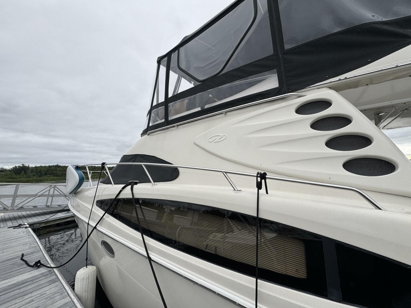 2001 Regal 3780 Commodore — photo 7