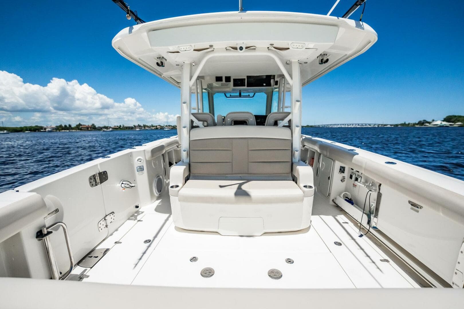 2018 Boston Whaler 380 Outrage — photo 36