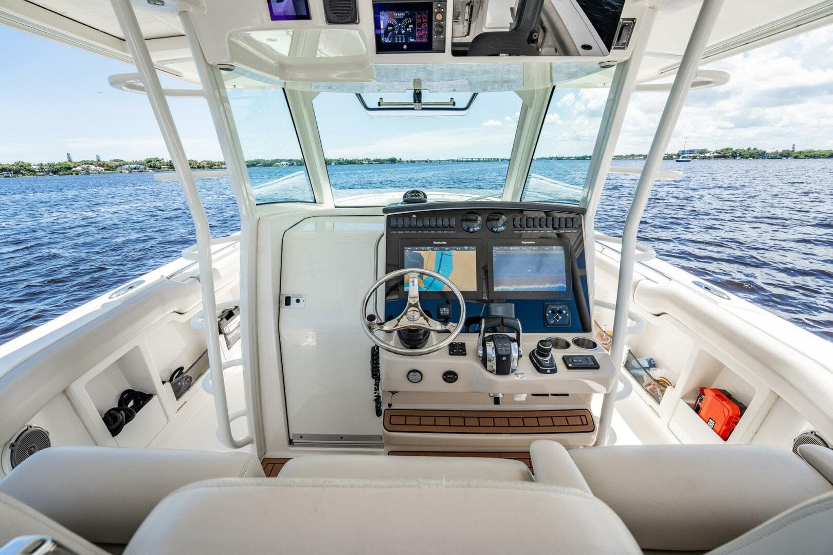2018 Boston Whaler 380 Outrage — photo 25