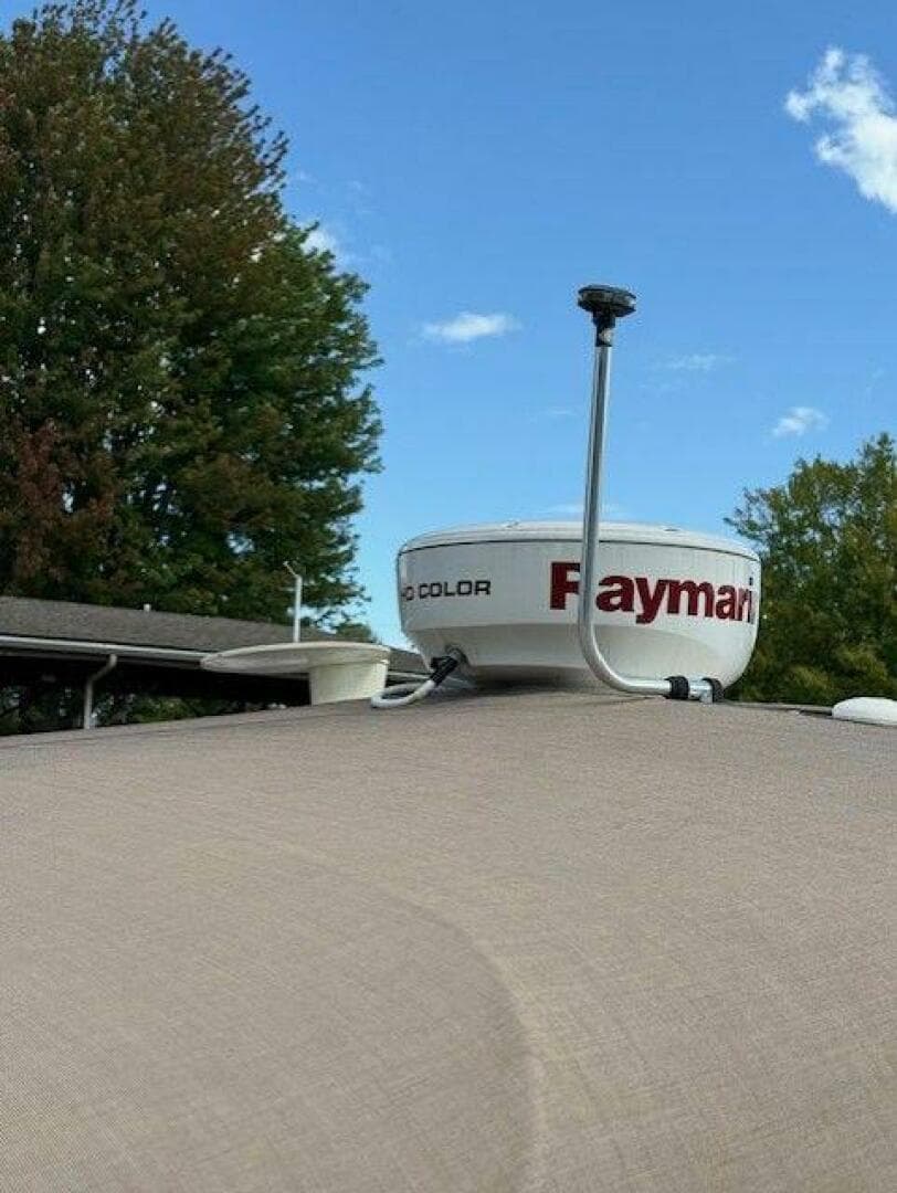 2005 Chaparral 350 Signature — photo 11