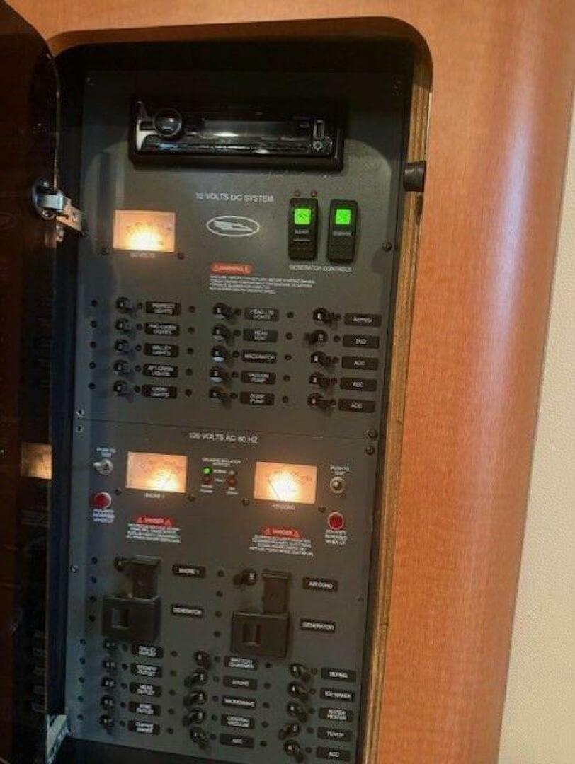 2005 Chaparral 350 Signature — photo 28