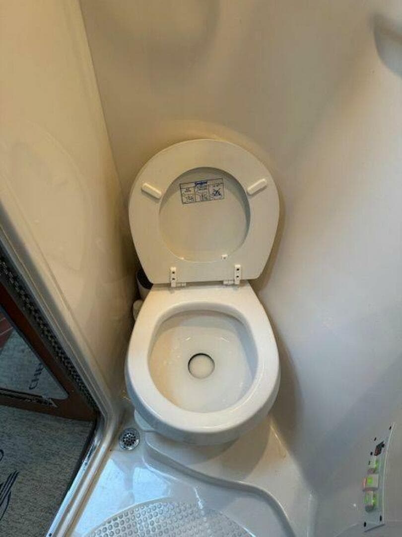 2005 Chaparral 350 Signature — photo 31