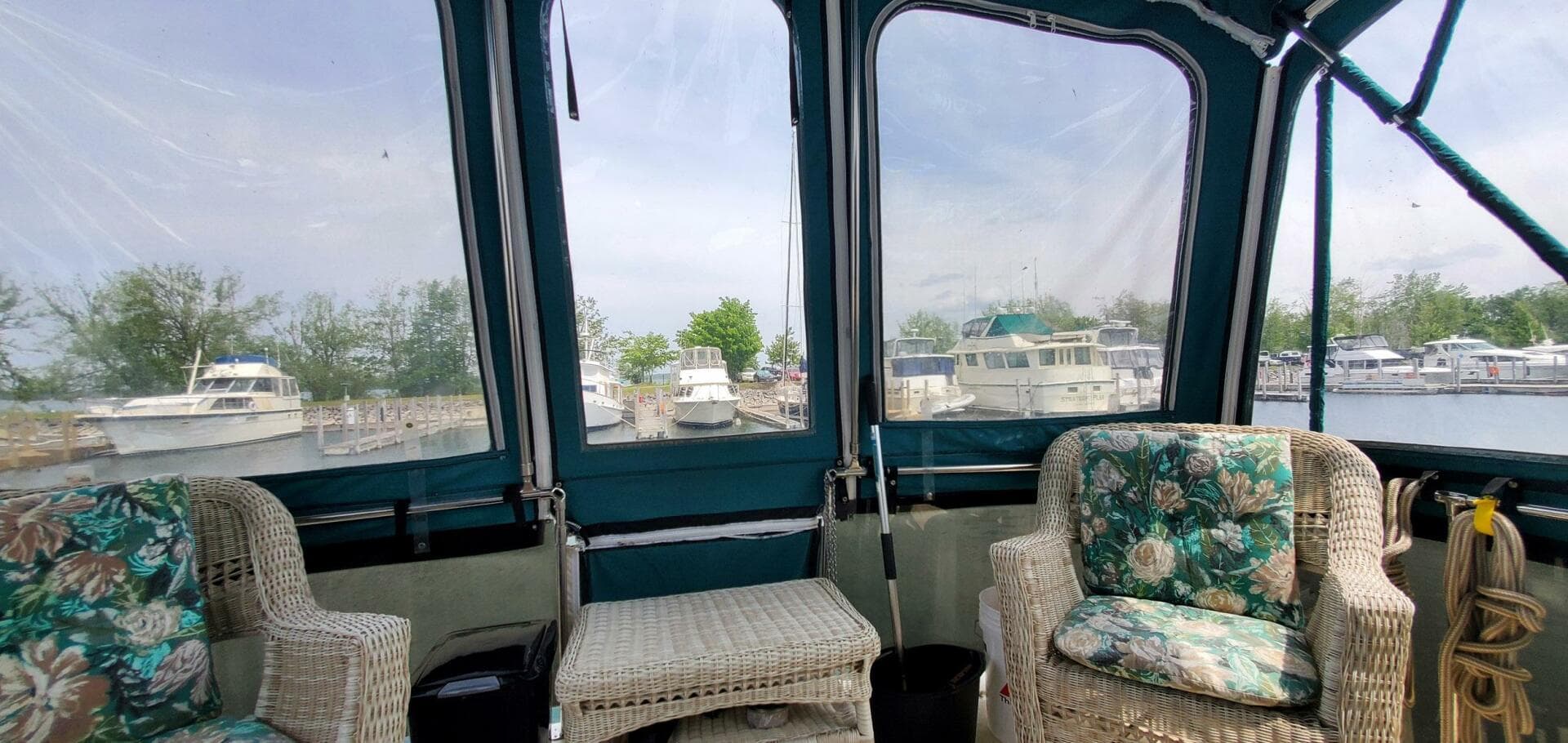 1987 Chris-Craft 362 Catalina — photo 8