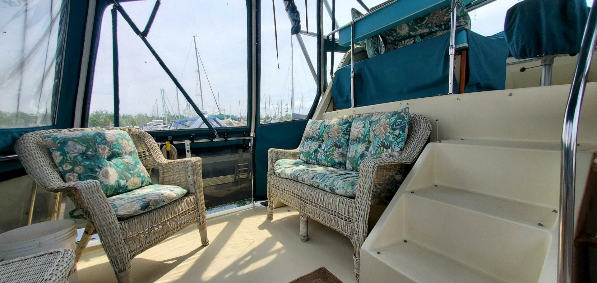 1987 Chris-Craft 362 Catalina — photo 6