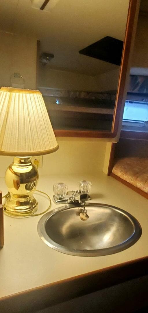 1987 Chris-Craft 362 Catalina — photo 22