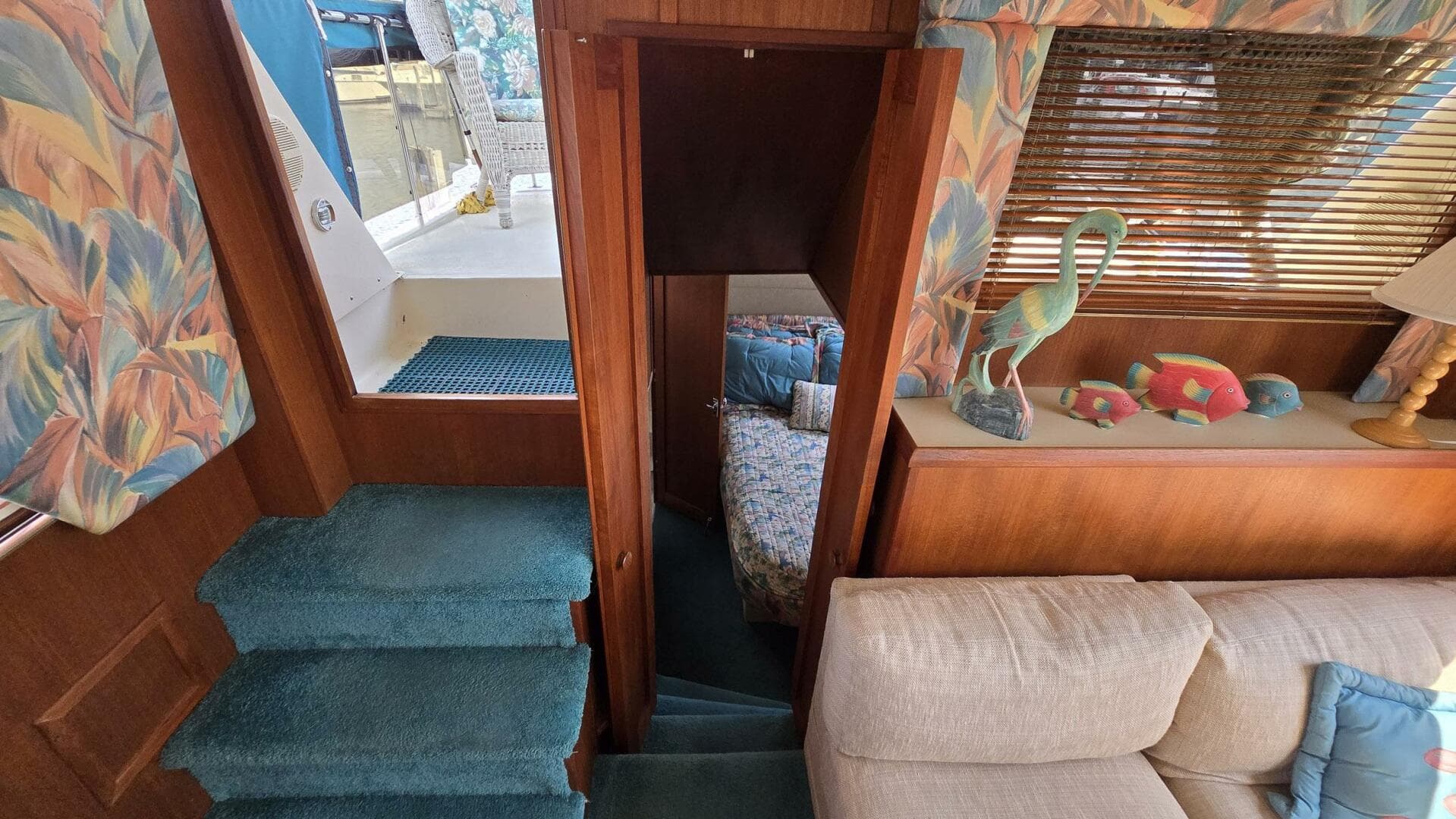 1987 Chris-Craft 362 Catalina — photo 16