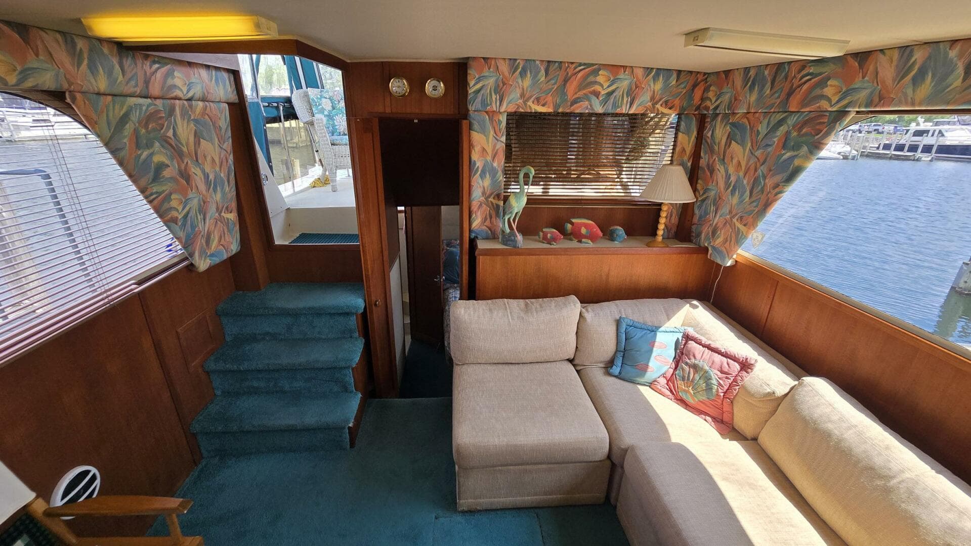 1987 Chris-Craft 362 Catalina — photo 9