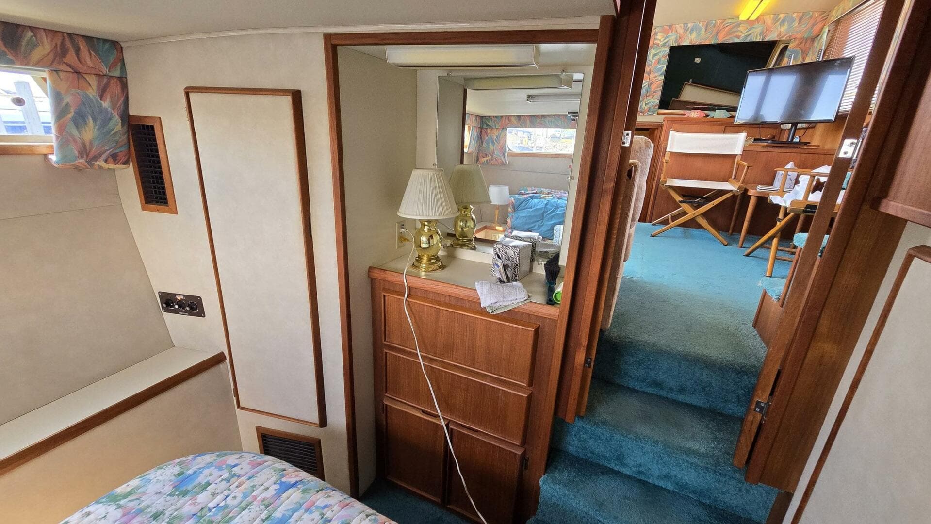 1987 Chris-Craft 362 Catalina — photo 21