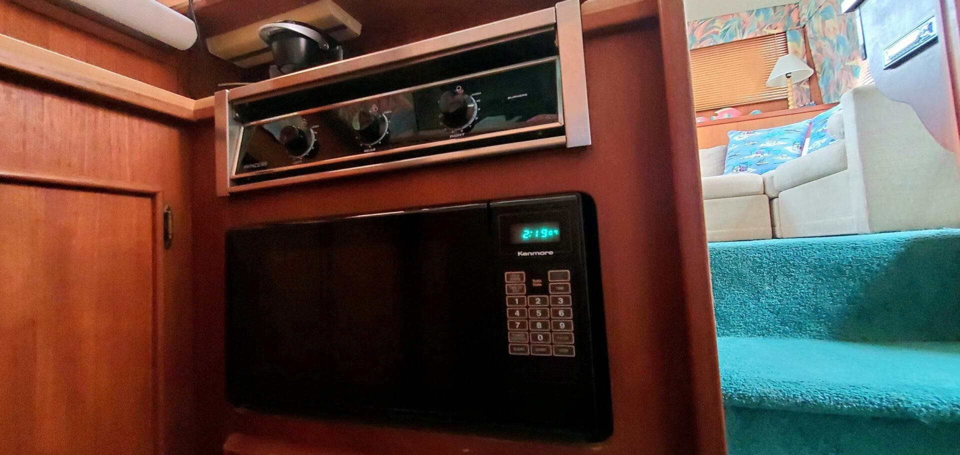 1987 Chris-Craft 362 Catalina — photo 13