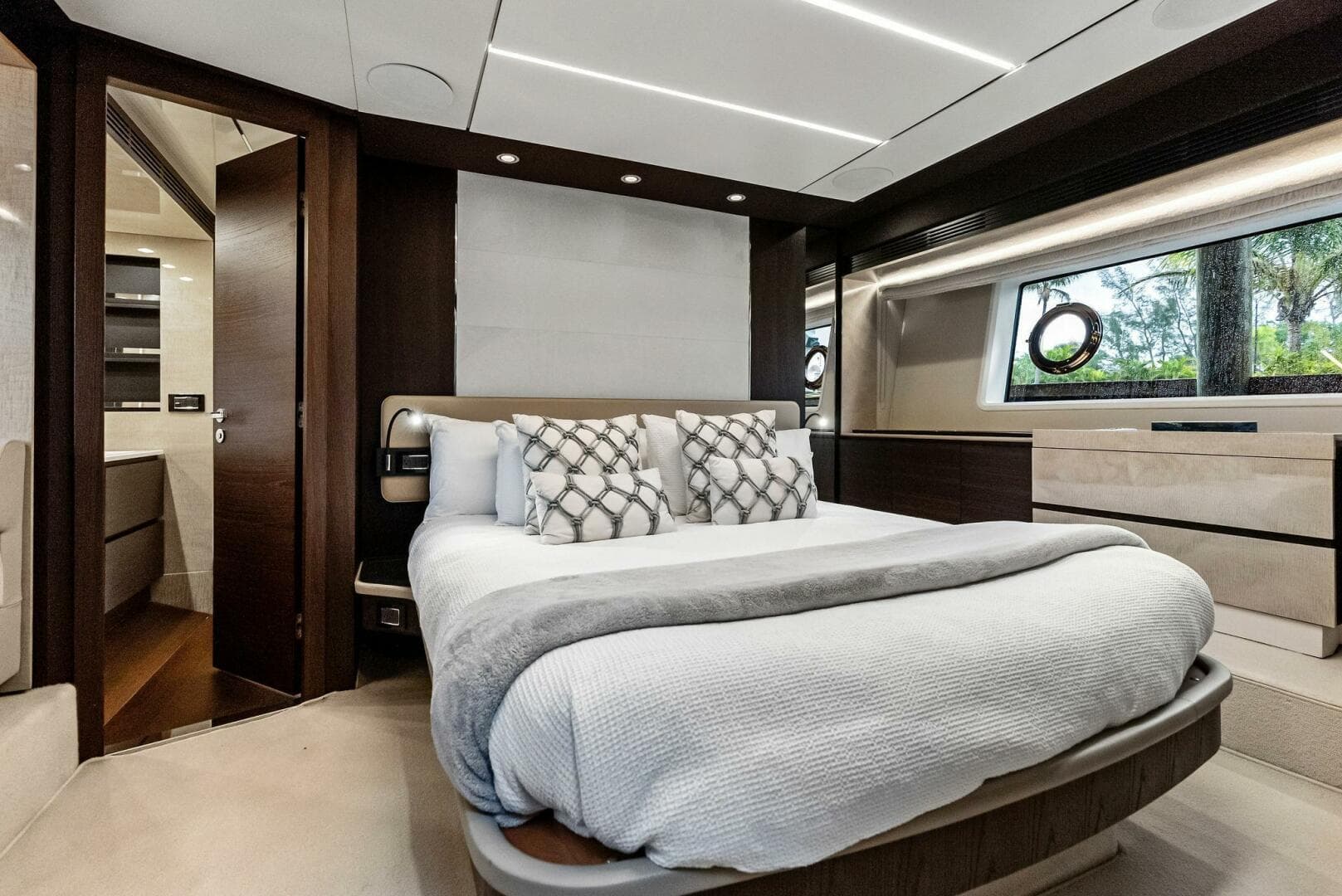 2017 Azimut 72 Flybridge — photo 41