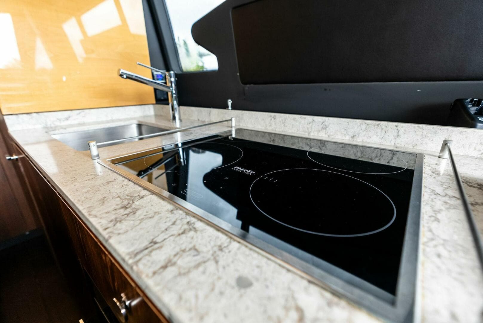 2017 Azimut 72 Flybridge — photo 36