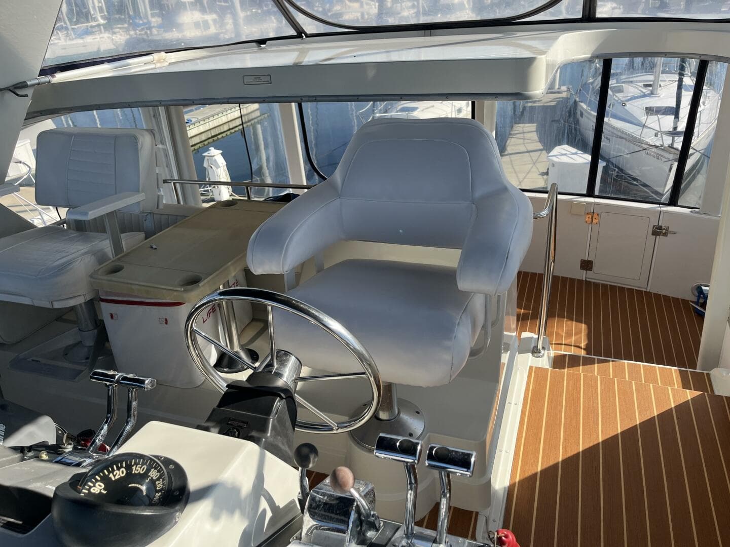 1995 Carver 440 Aft Cabin — photo 50