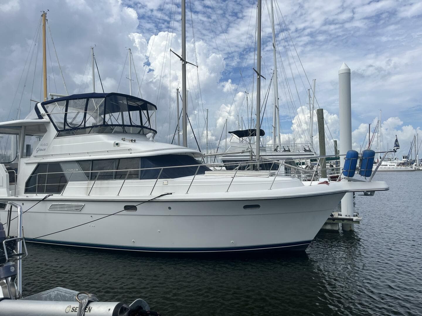 1995 Carver 440 Aft Cabin — photo 18