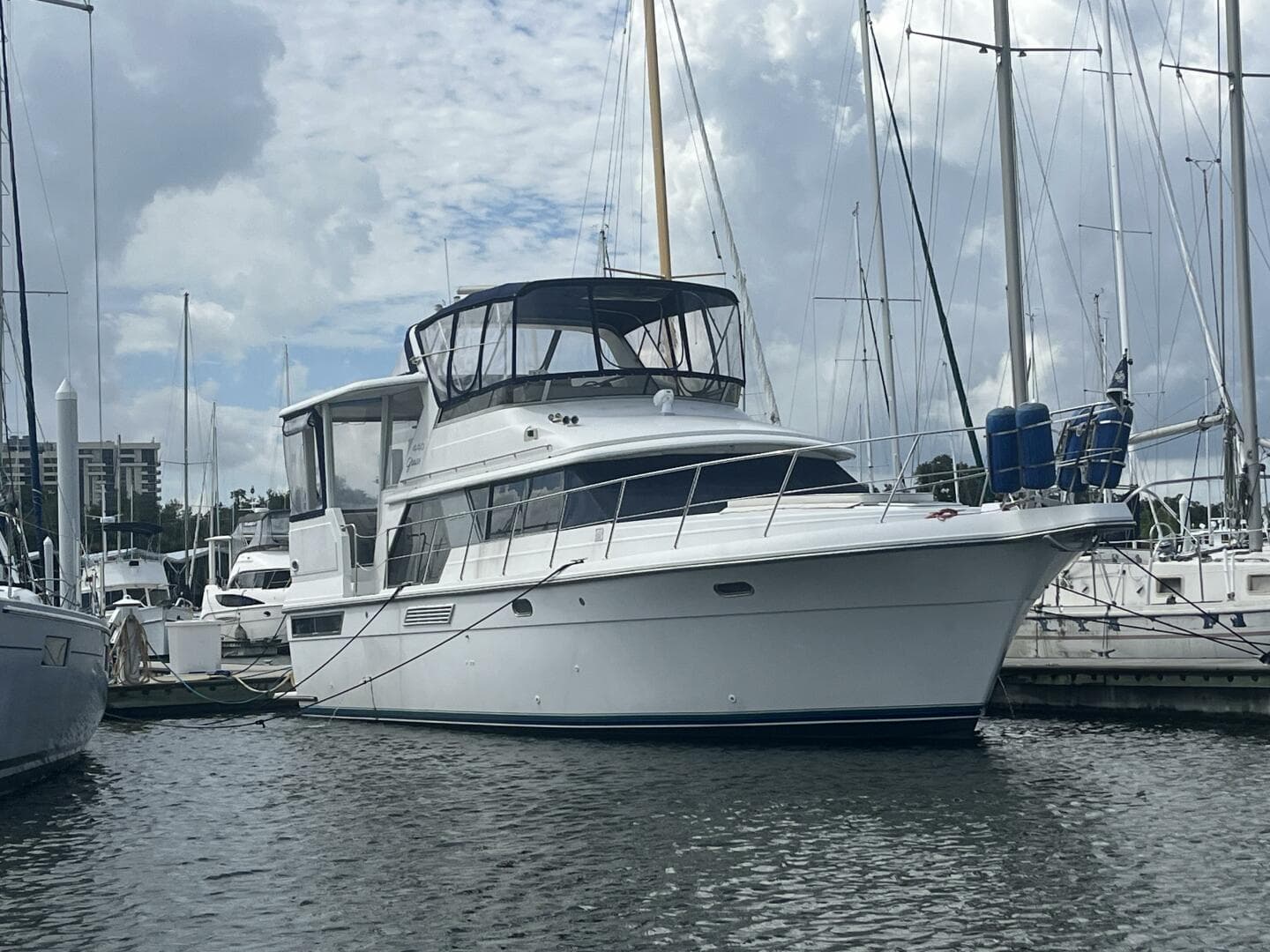 1995 Carver 440 Aft Cabin — photo 14