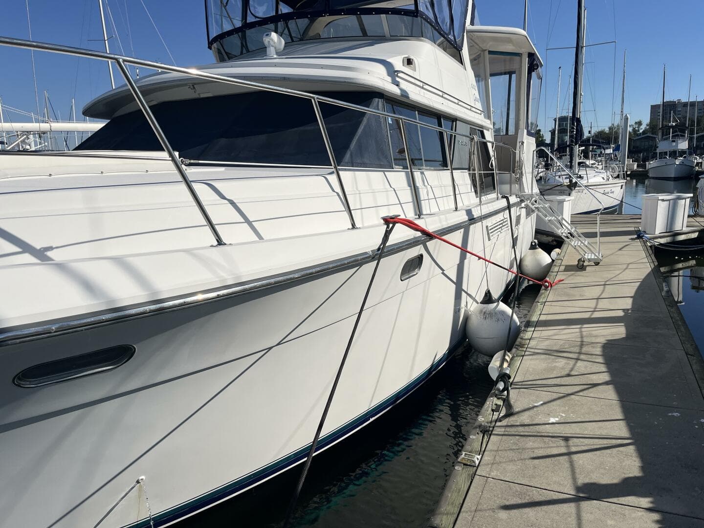 1995 Carver 440 Aft Cabin — photo 60