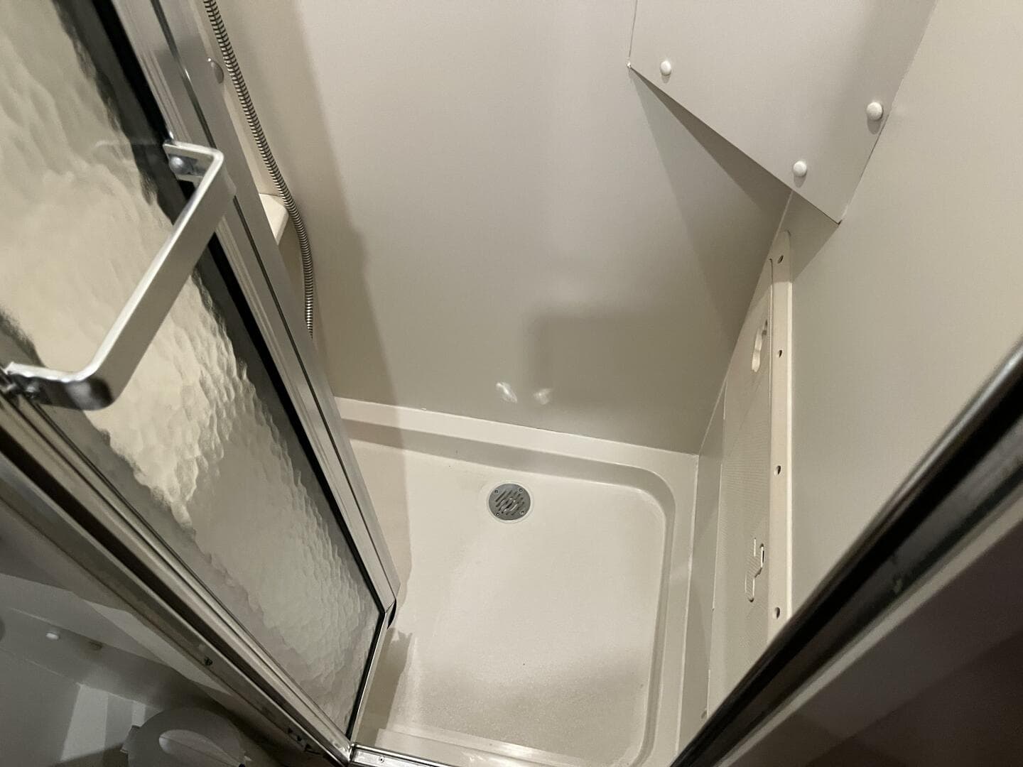 1995 Carver 440 Aft Cabin — photo 28