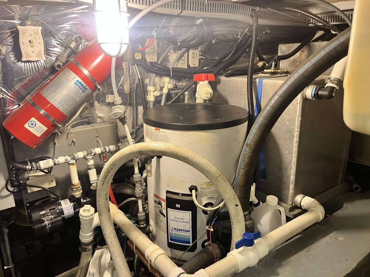 1995 Carver 440 Aft Cabin — photo 81