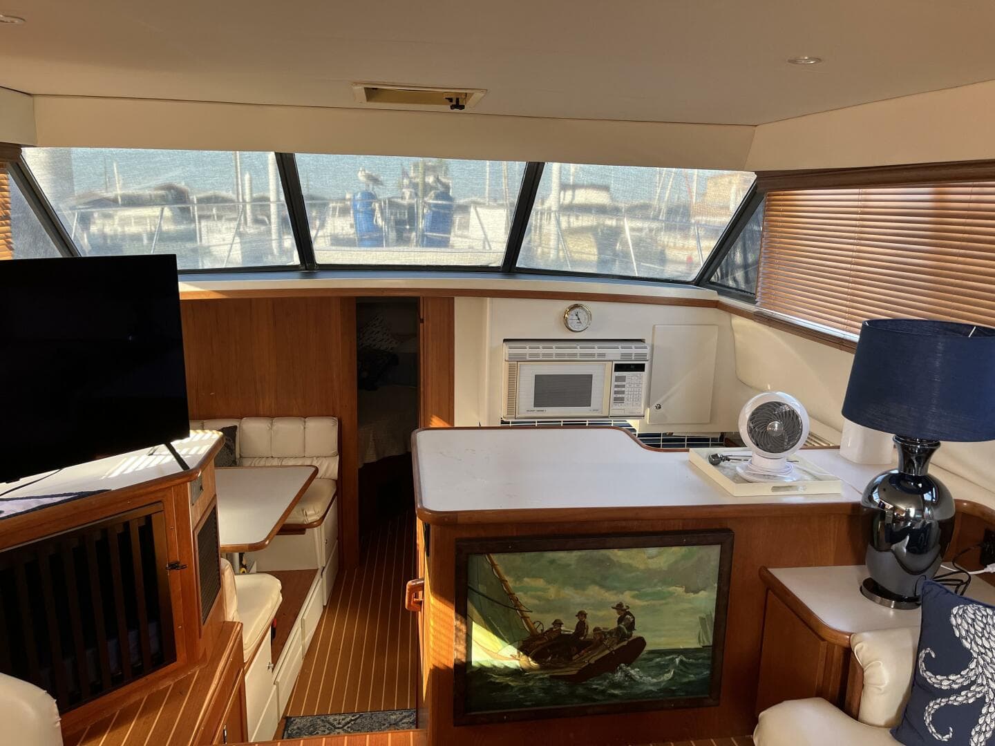 1995 Carver 440 Aft Cabin — photo 13