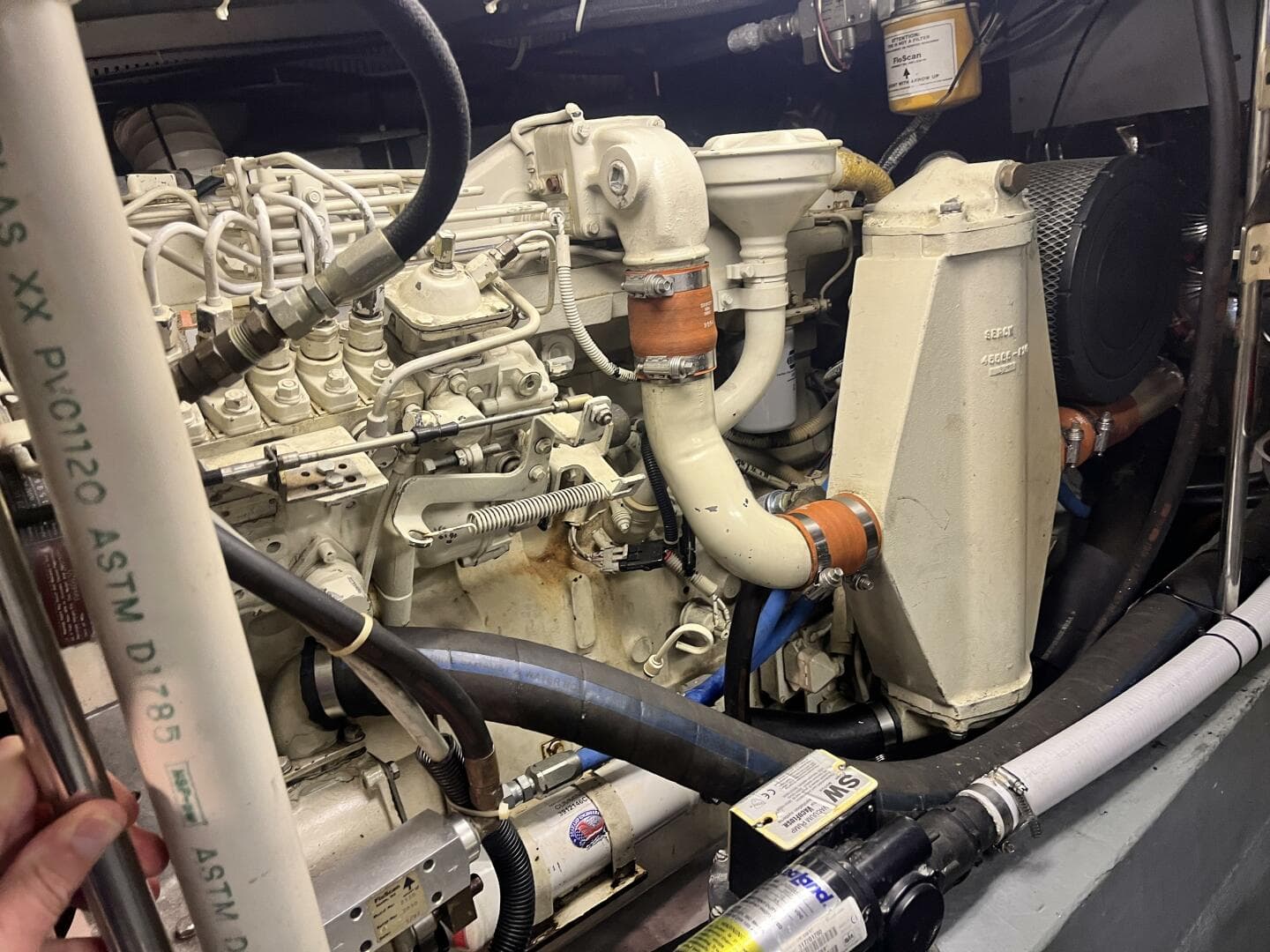 1995 Carver 440 Aft Cabin — photo 78