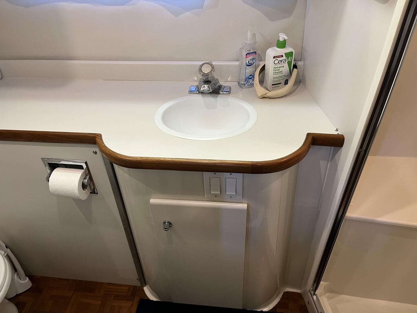 1995 Carver 440 Aft Cabin — photo 40