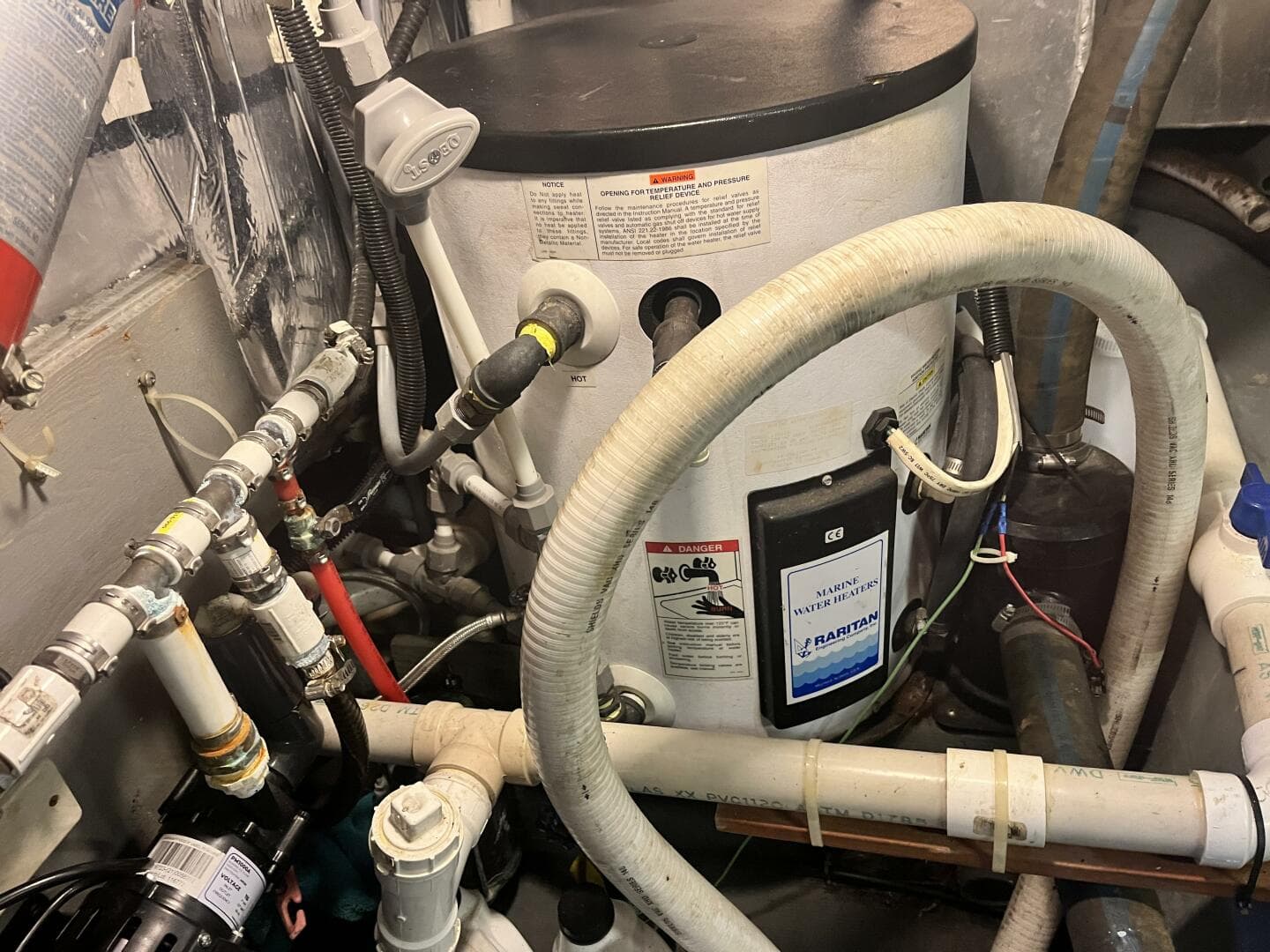 1995 Carver 440 Aft Cabin — photo 76