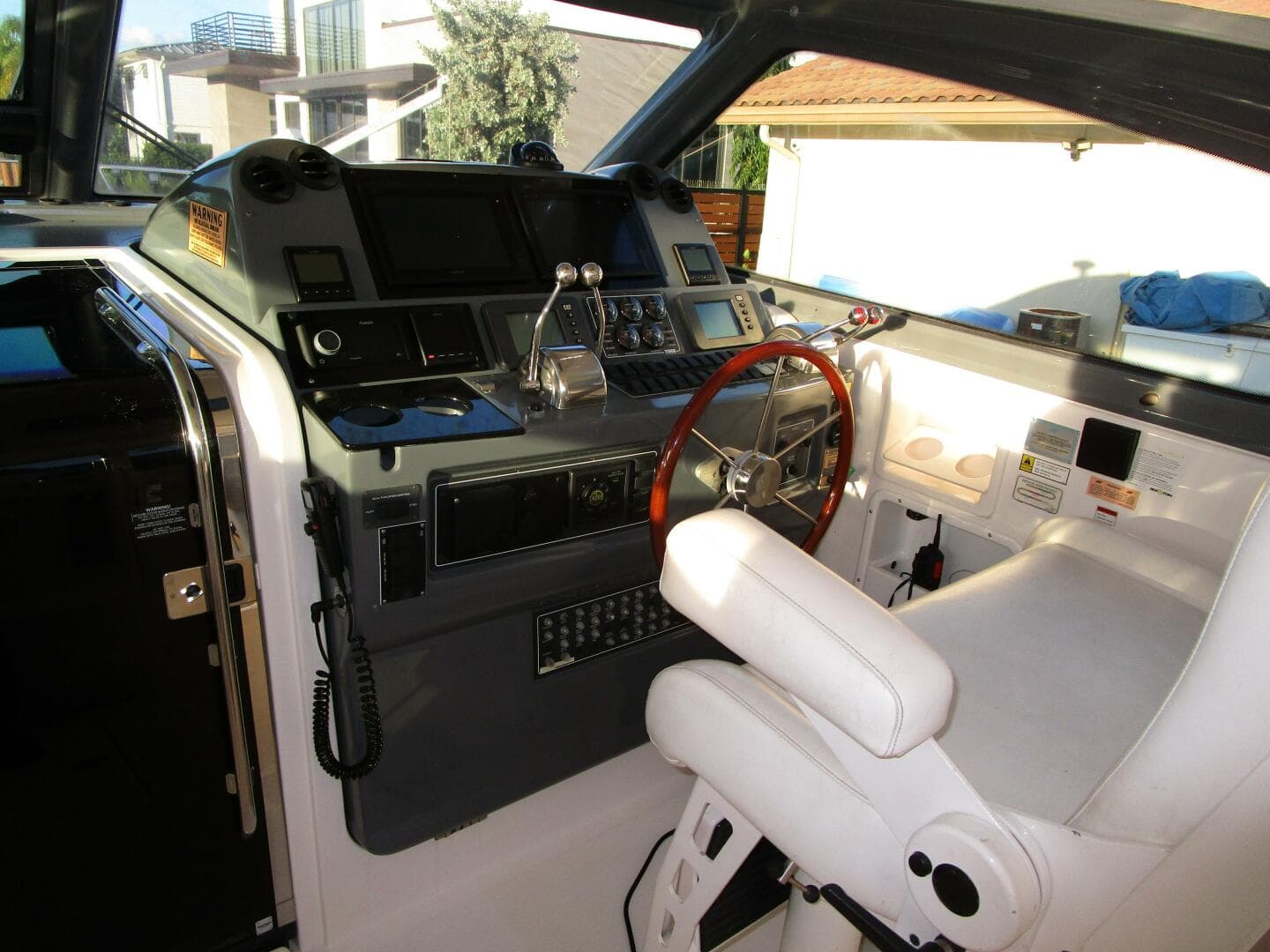 2003 Tiara Yachts 5200 Express — photo 29