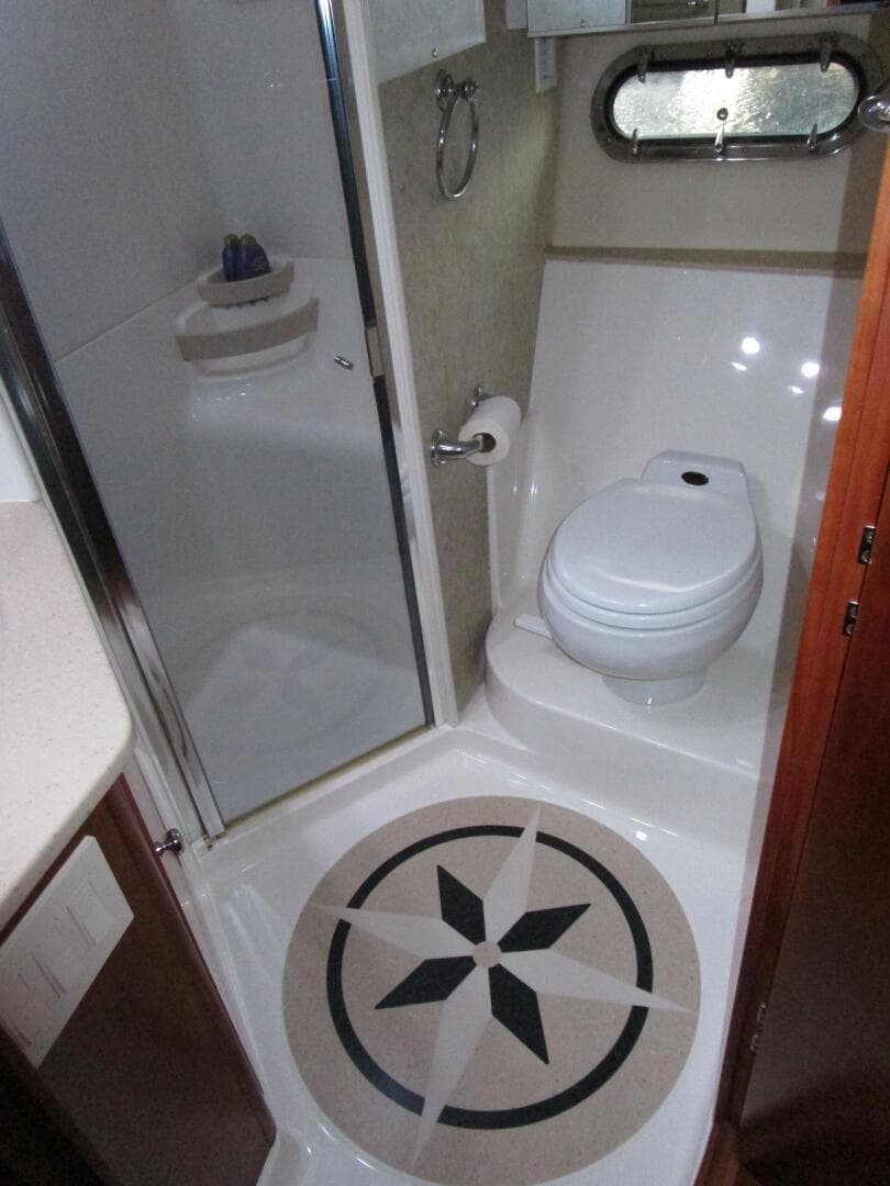 2003 Tiara Yachts 5200 Express — photo 21