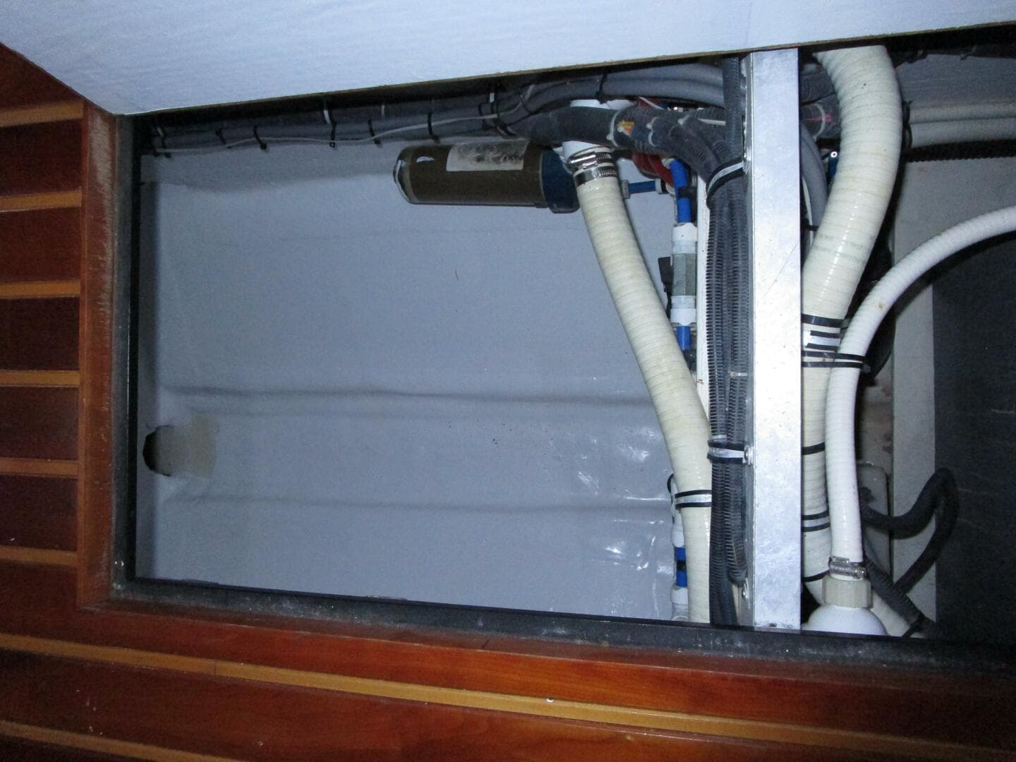 2003 Tiara Yachts 5200 Express — photo 25