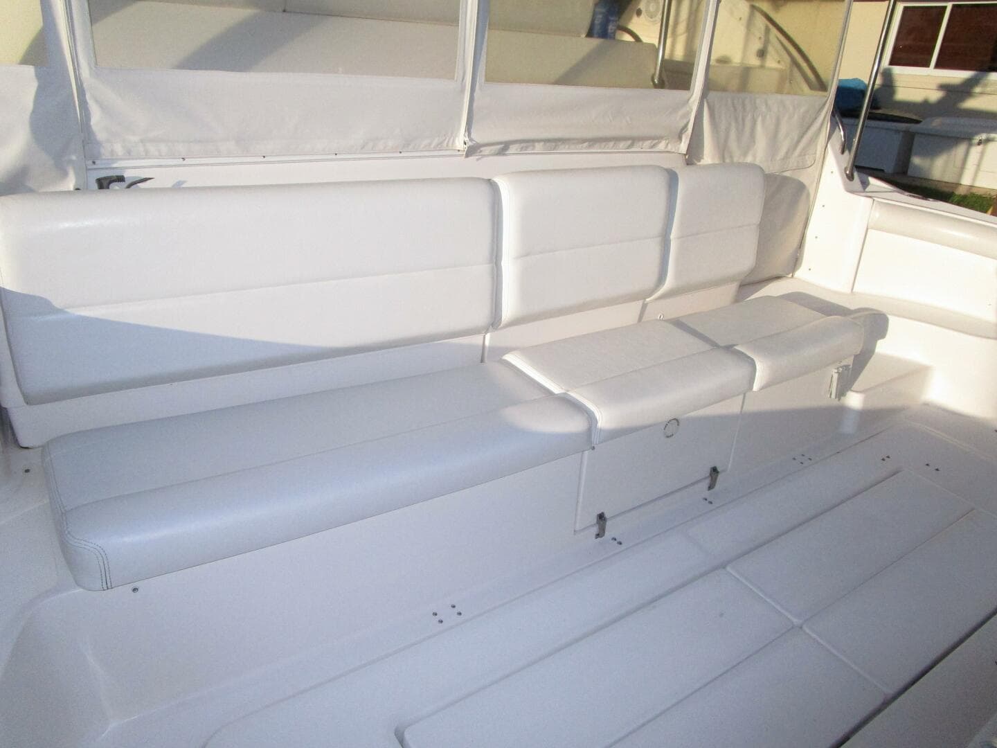 2003 Tiara Yachts 5200 Express — photo 40