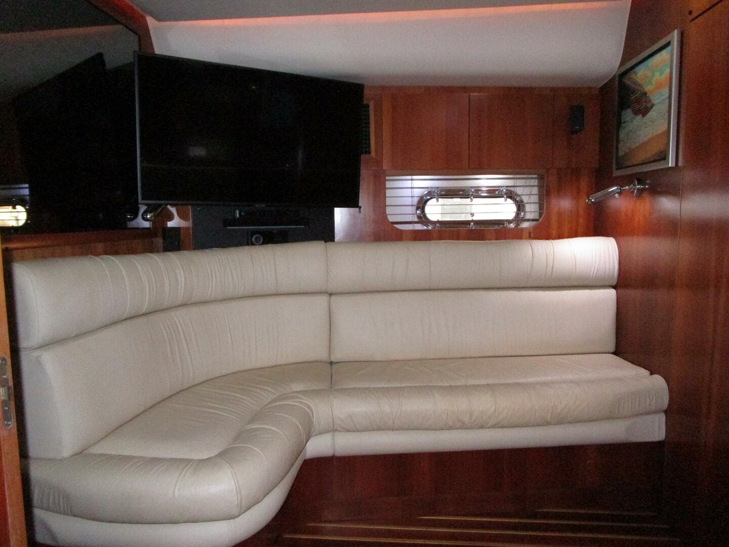 2003 Tiara Yachts 5200 Express — photo 5