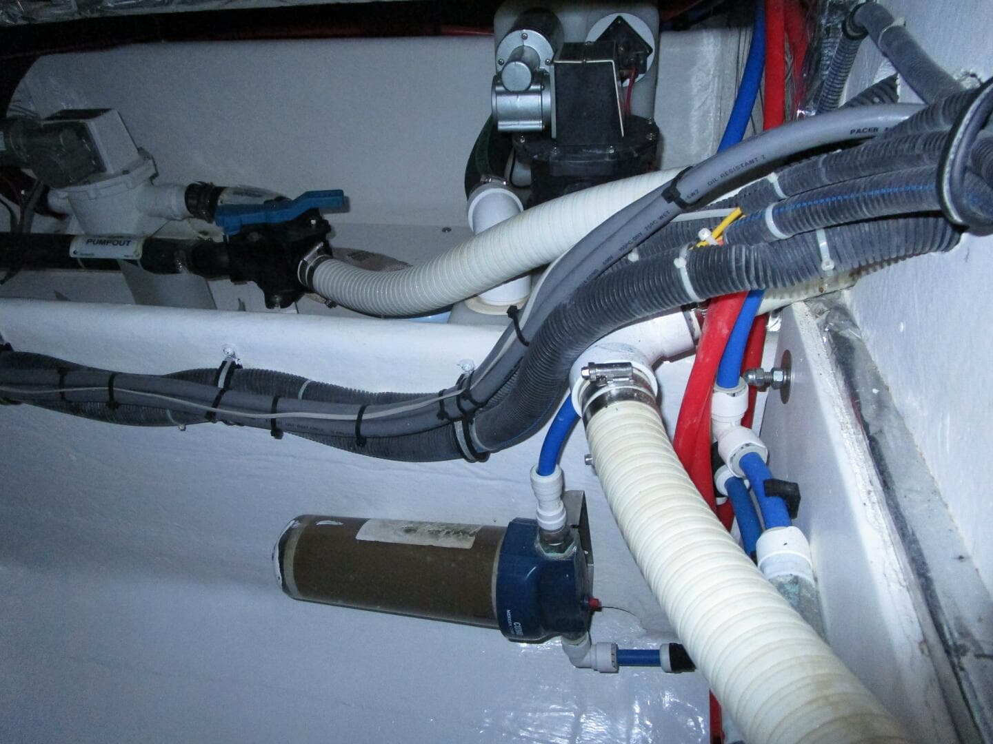 2003 Tiara Yachts 5200 Express — photo 26