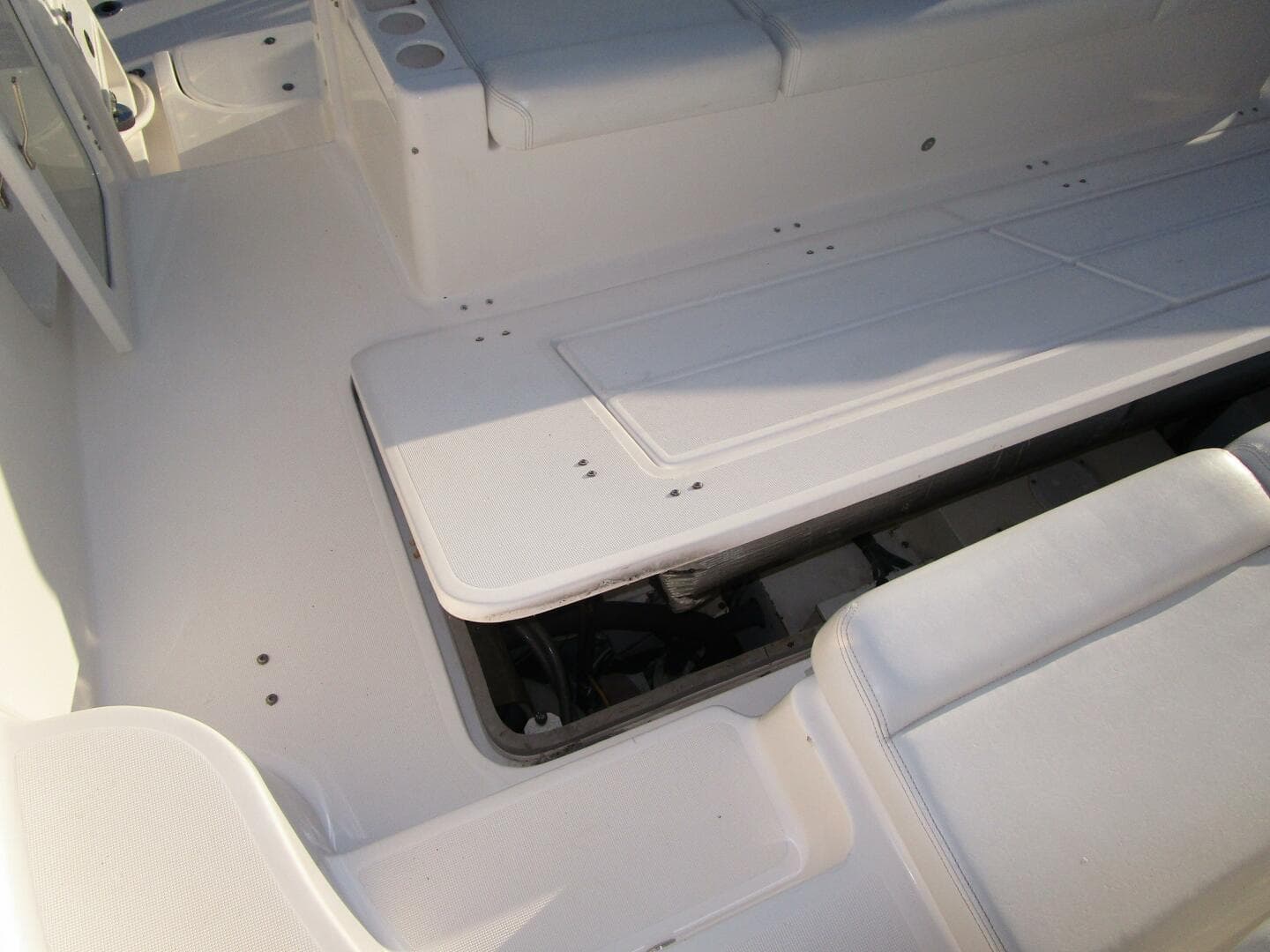 2003 Tiara Yachts 5200 Express — photo 42