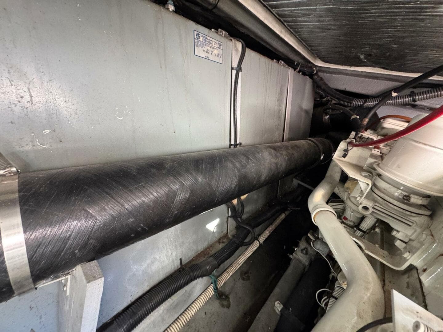 1994 Sea Ray 440 Express Bridge — photo 28