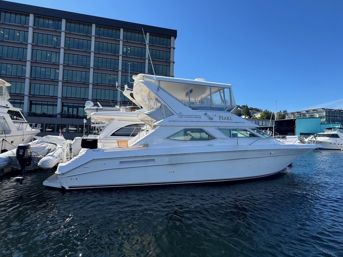 1994 Sea Ray 440 Express Bridge — photo 1