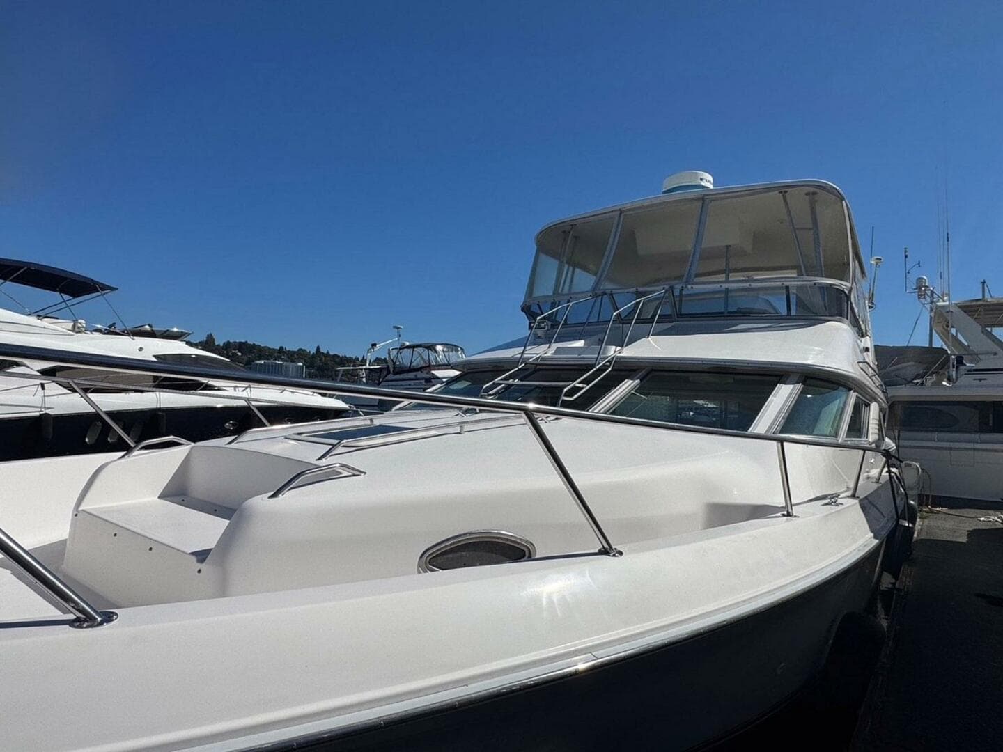 1994 Sea Ray 440 Express Bridge — photo 19