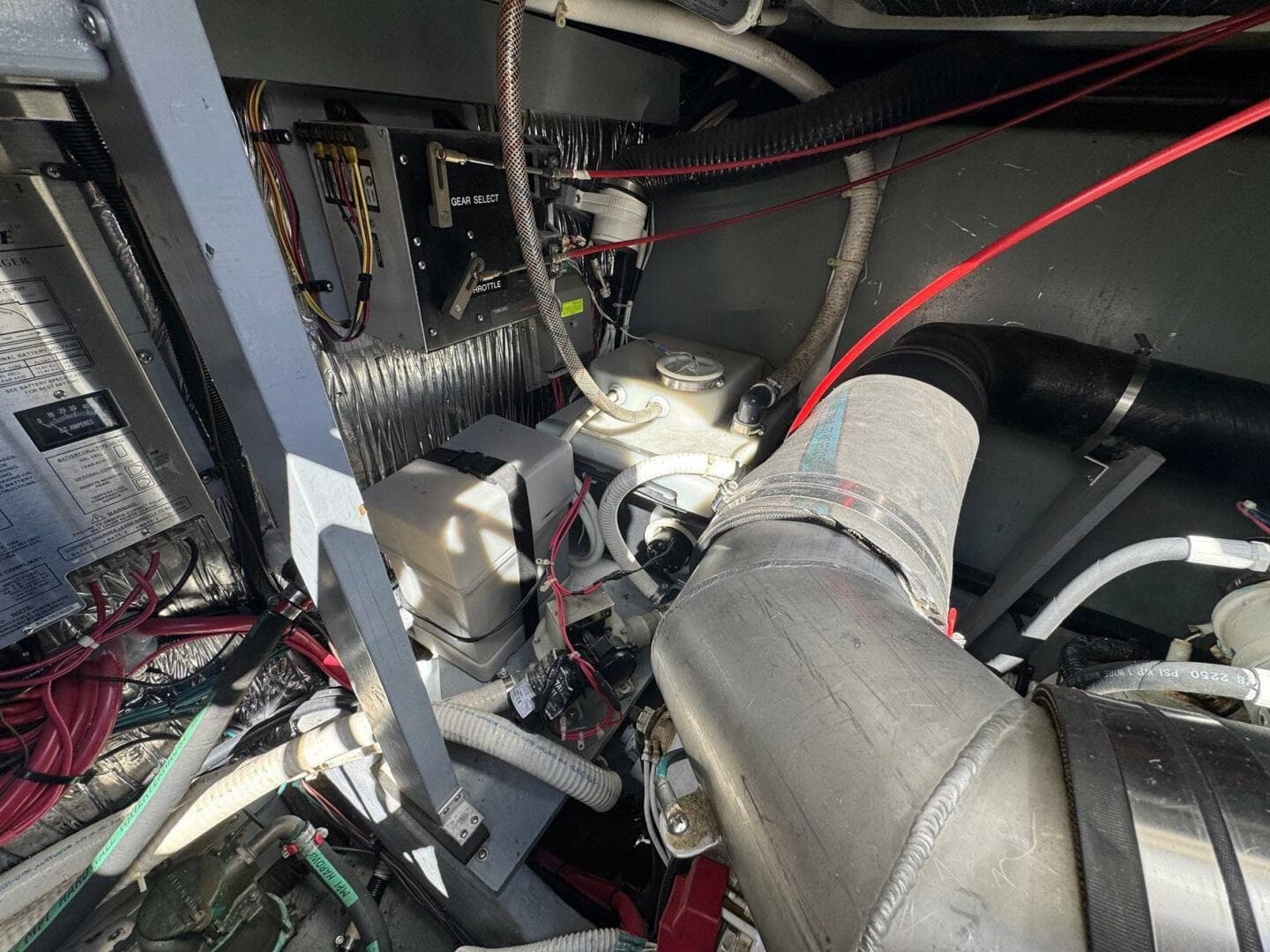 1994 Sea Ray 440 Express Bridge — photo 27