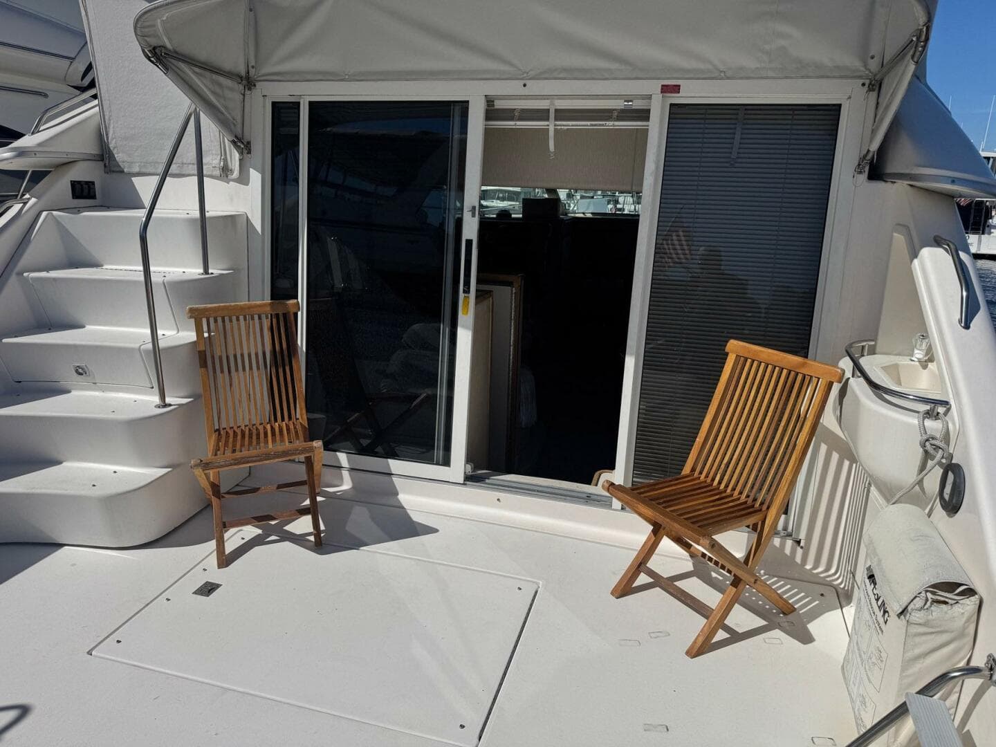 1994 Sea Ray 440 Express Bridge — photo 23