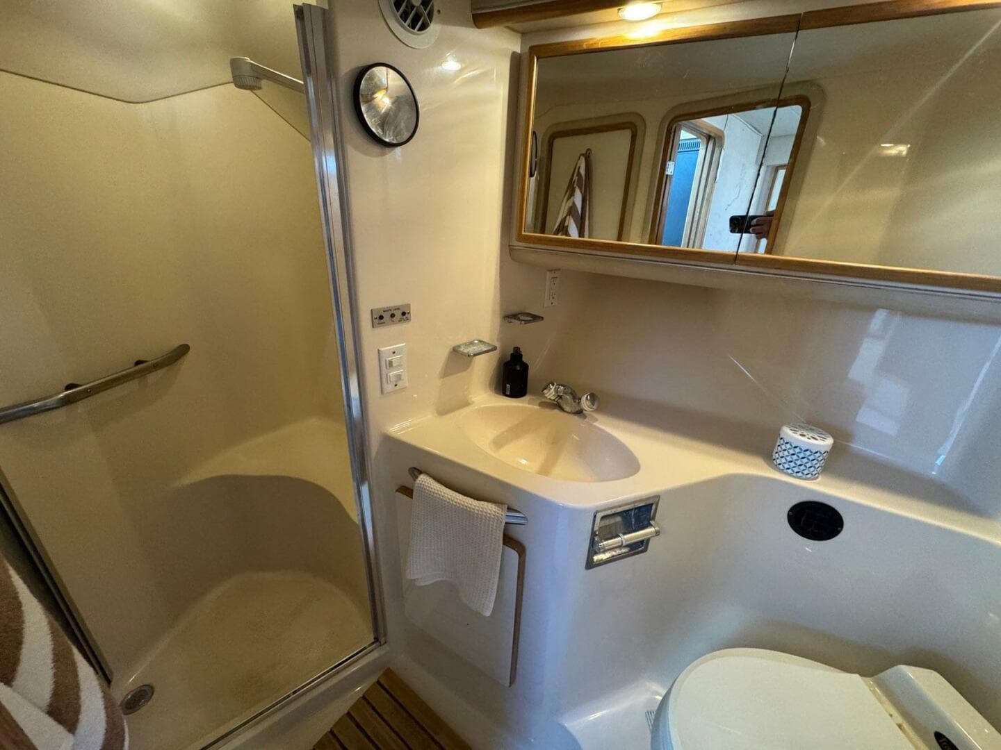 1994 Sea Ray 440 Express Bridge — photo 13