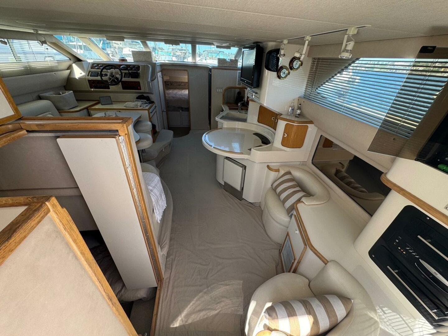 1994 Sea Ray 440 Express Bridge — photo 4