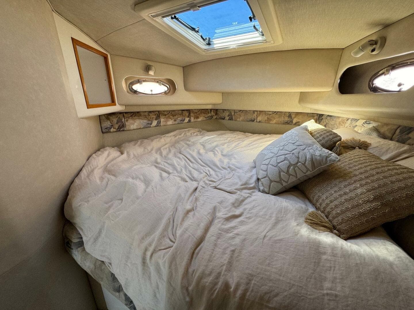 1994 Sea Ray 440 Express Bridge — photo 12