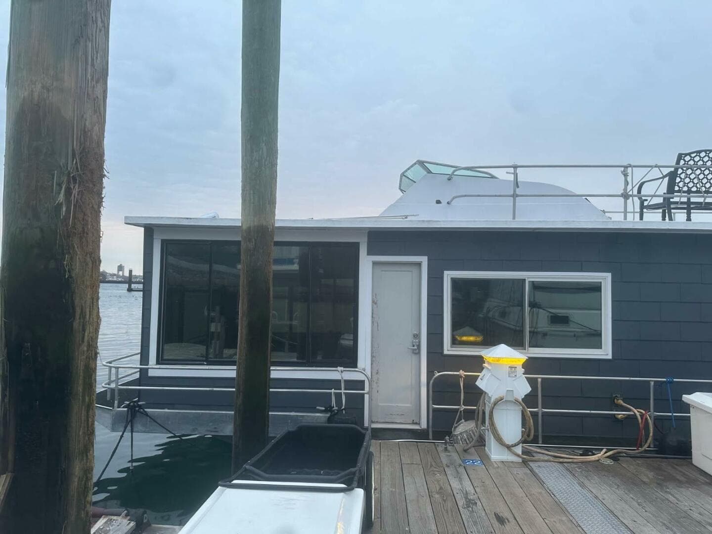 1981 Sumerset Houseboat — photo 2