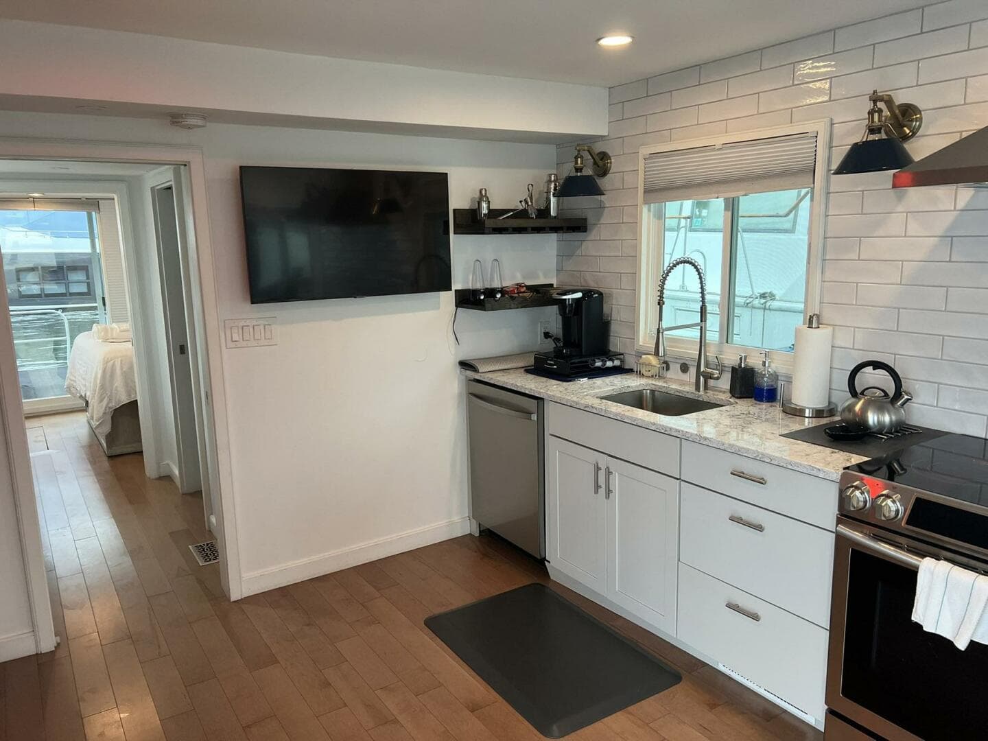 1981 Sumerset Houseboat — photo 14