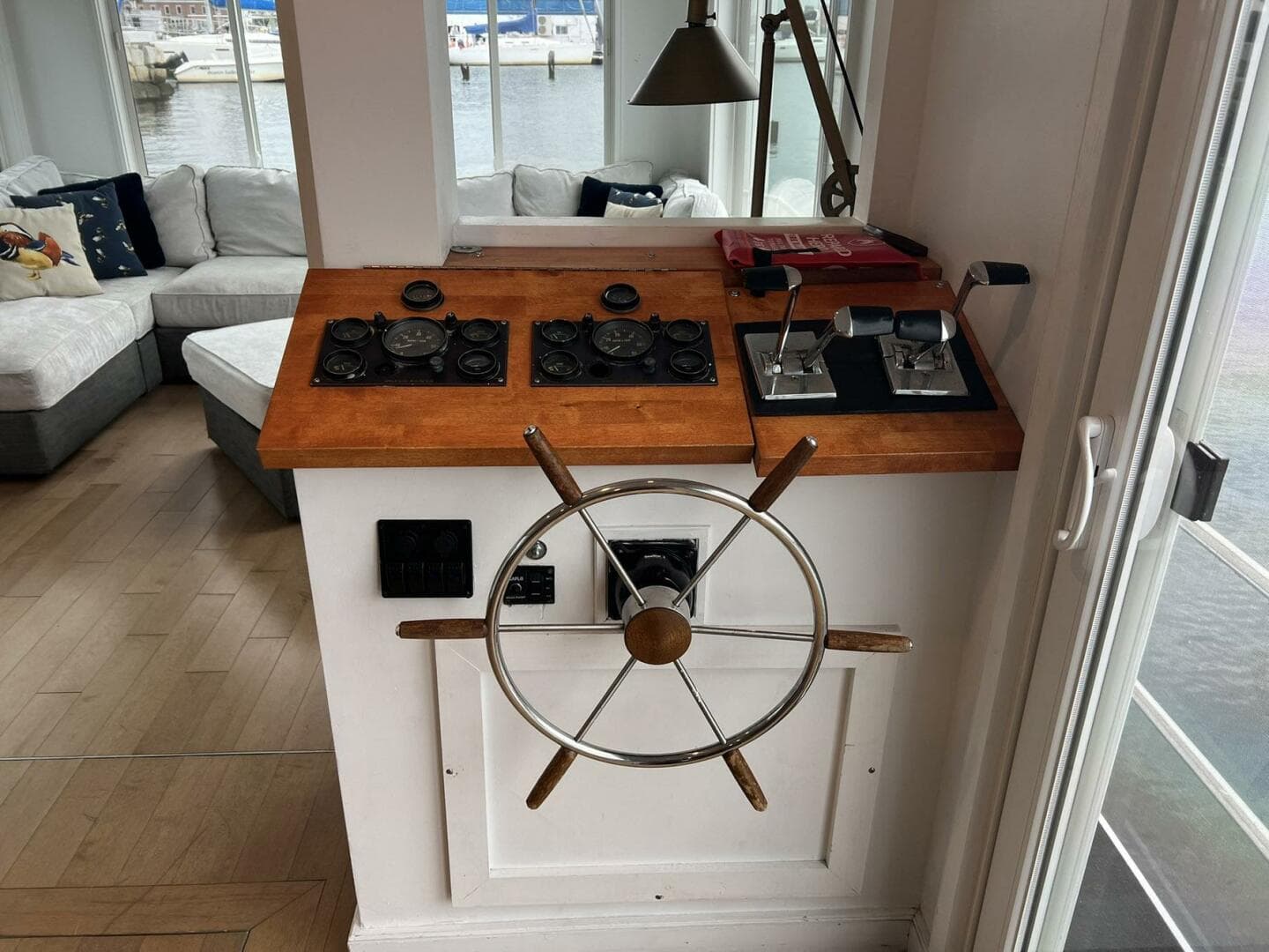 1981 Sumerset Houseboat — photo 7